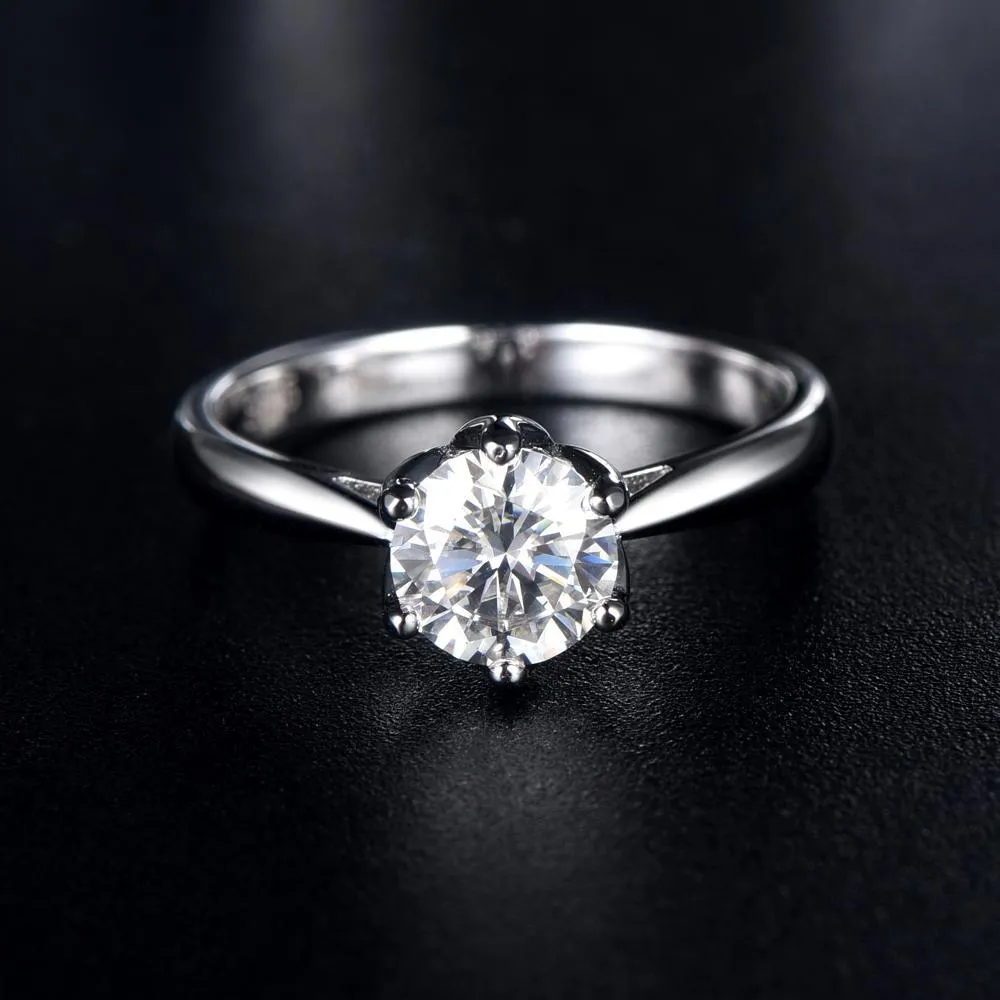 Classic Six Claw Design, 1.00ct Round Cut