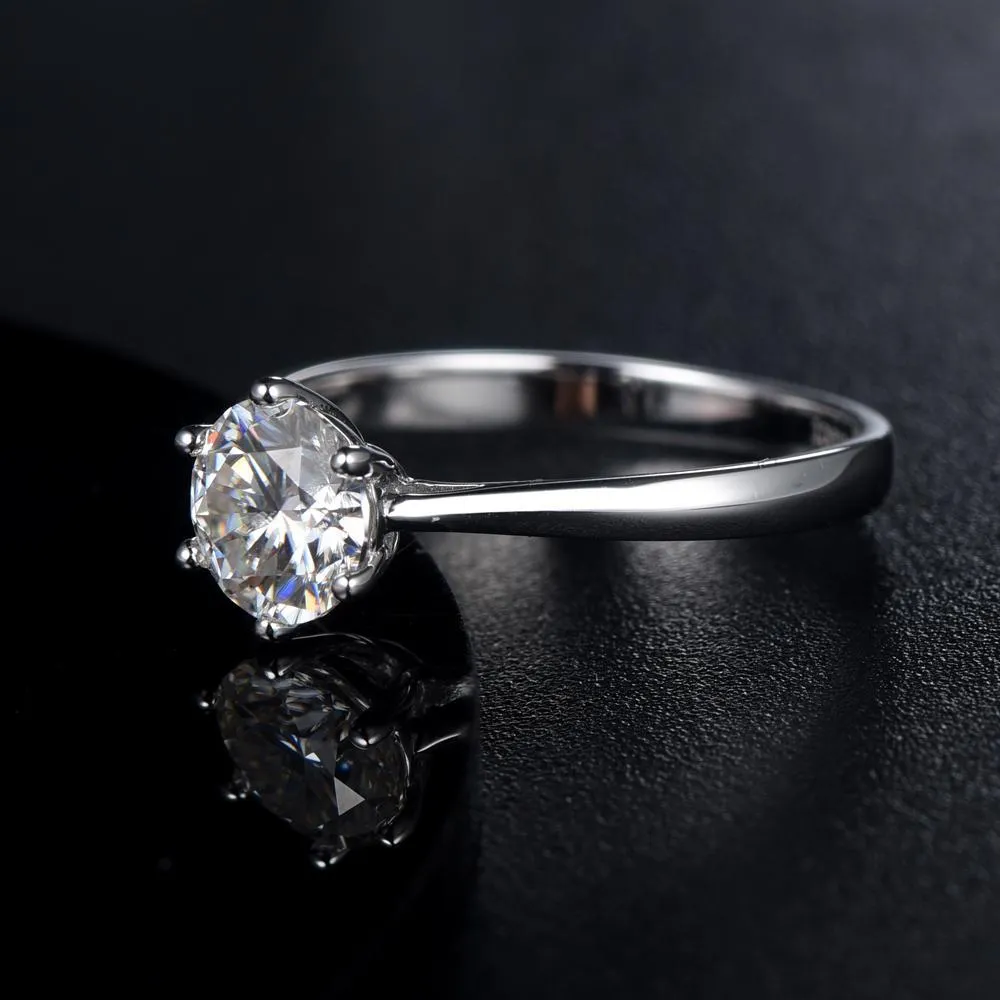 Classic Six Claw Design, 1.00ct Round Cut