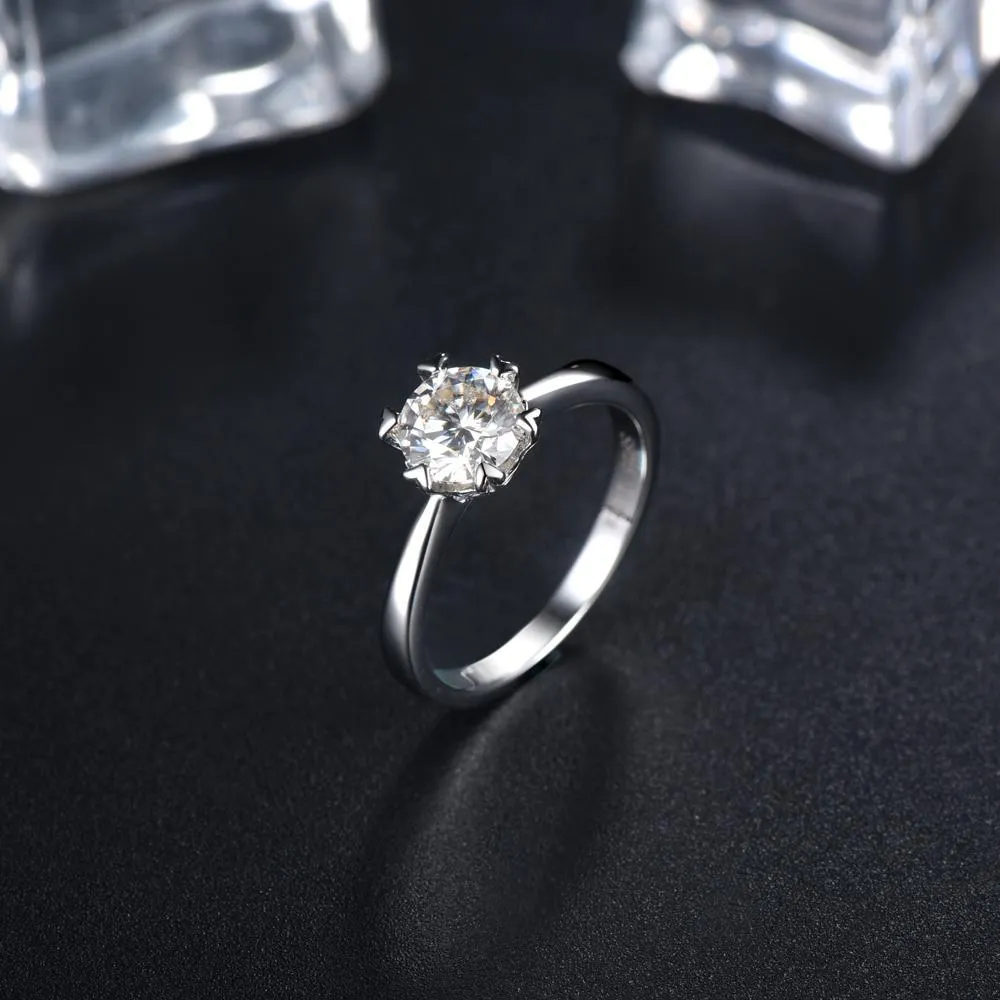 Classic Six Claw with Arrow Tipped Claws, 1.00ct Round Cut
