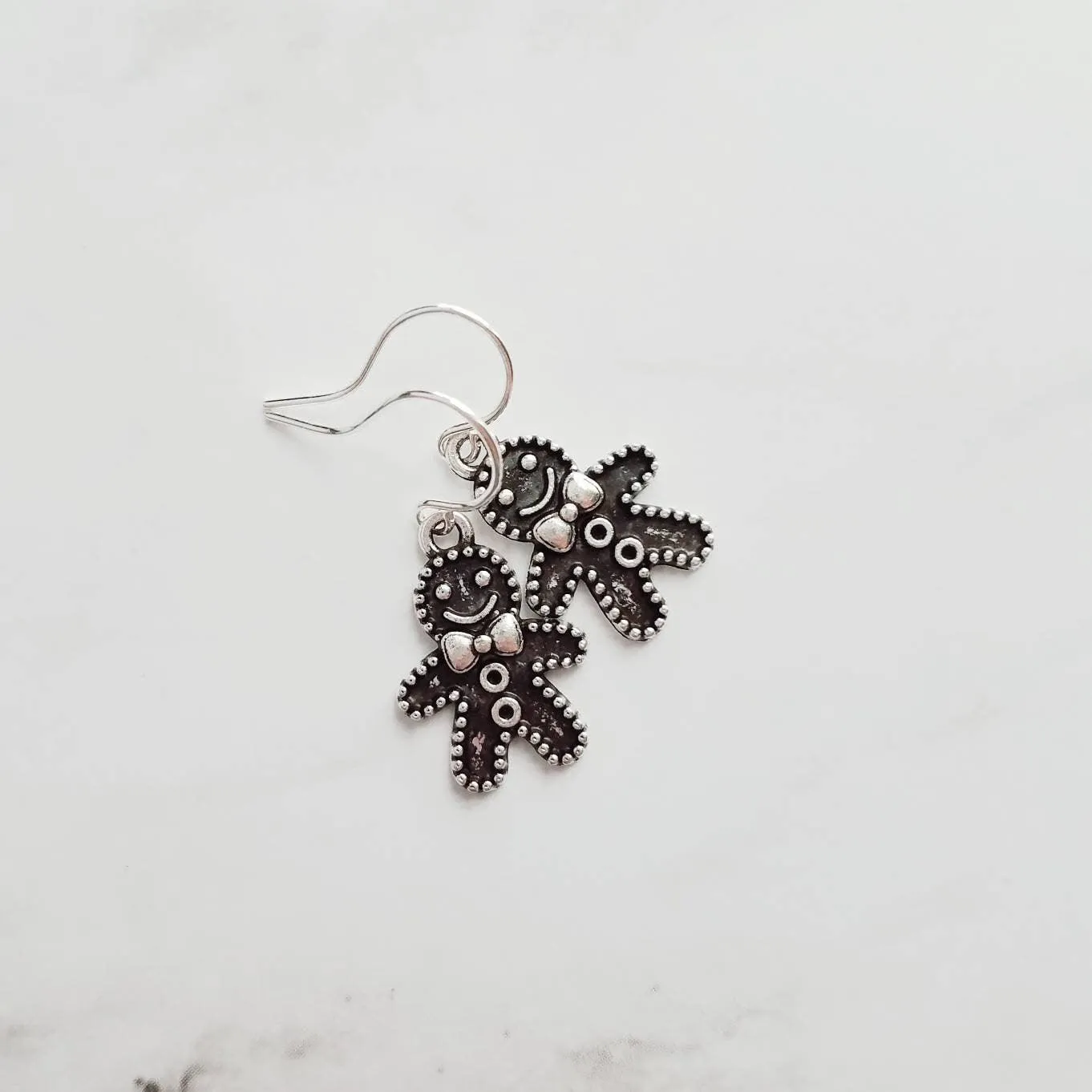 Gingerbread Men Earrings, silver Christmas earring, cookie earring, gingerbread earring, antique silver Xmas earring, bow tie gingerbread