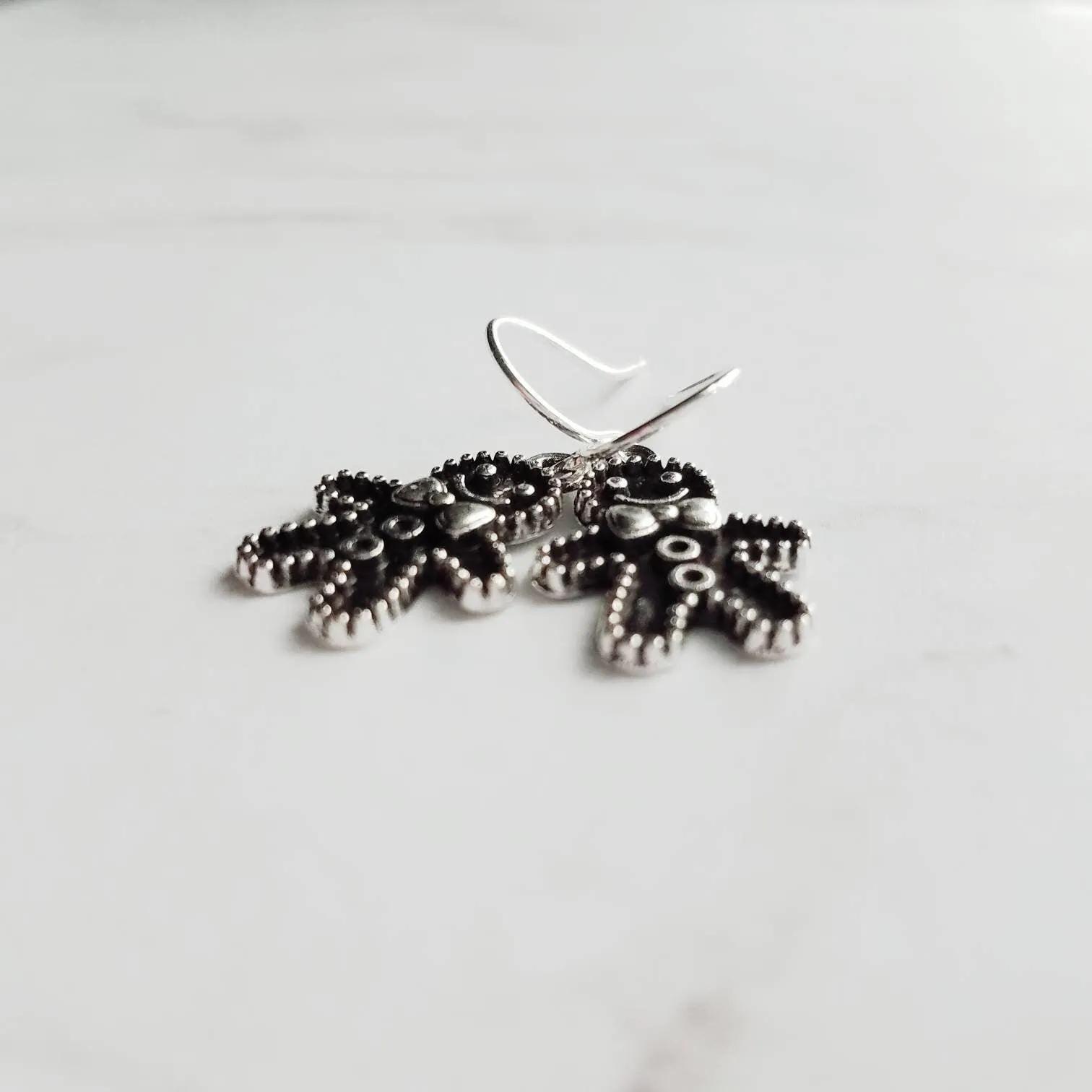 Gingerbread Men Earrings, silver Christmas earring, cookie earring, gingerbread earring, antique silver Xmas earring, bow tie gingerbread