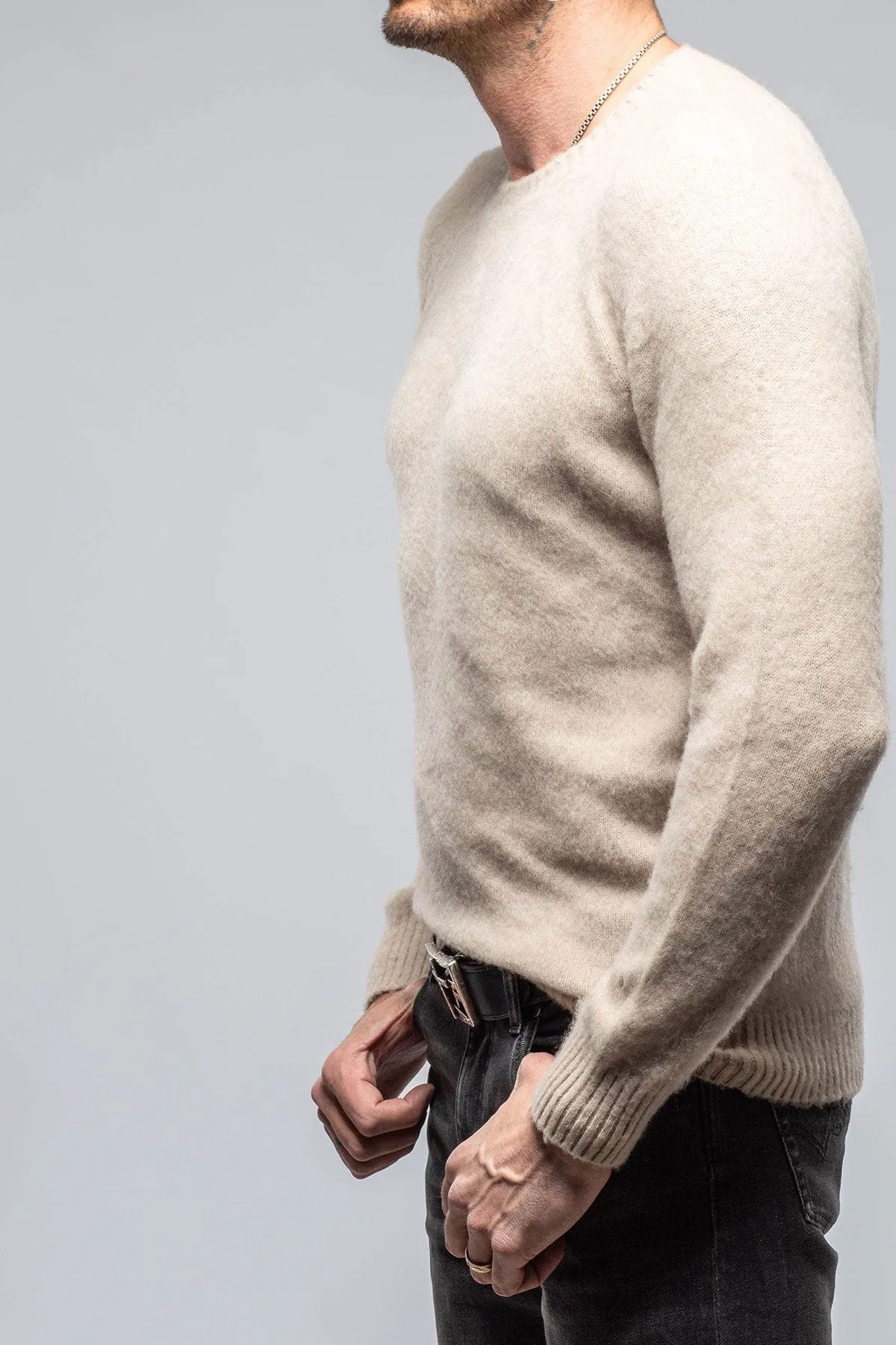 Henry Crew Neck Cashmere Sweater In Beige