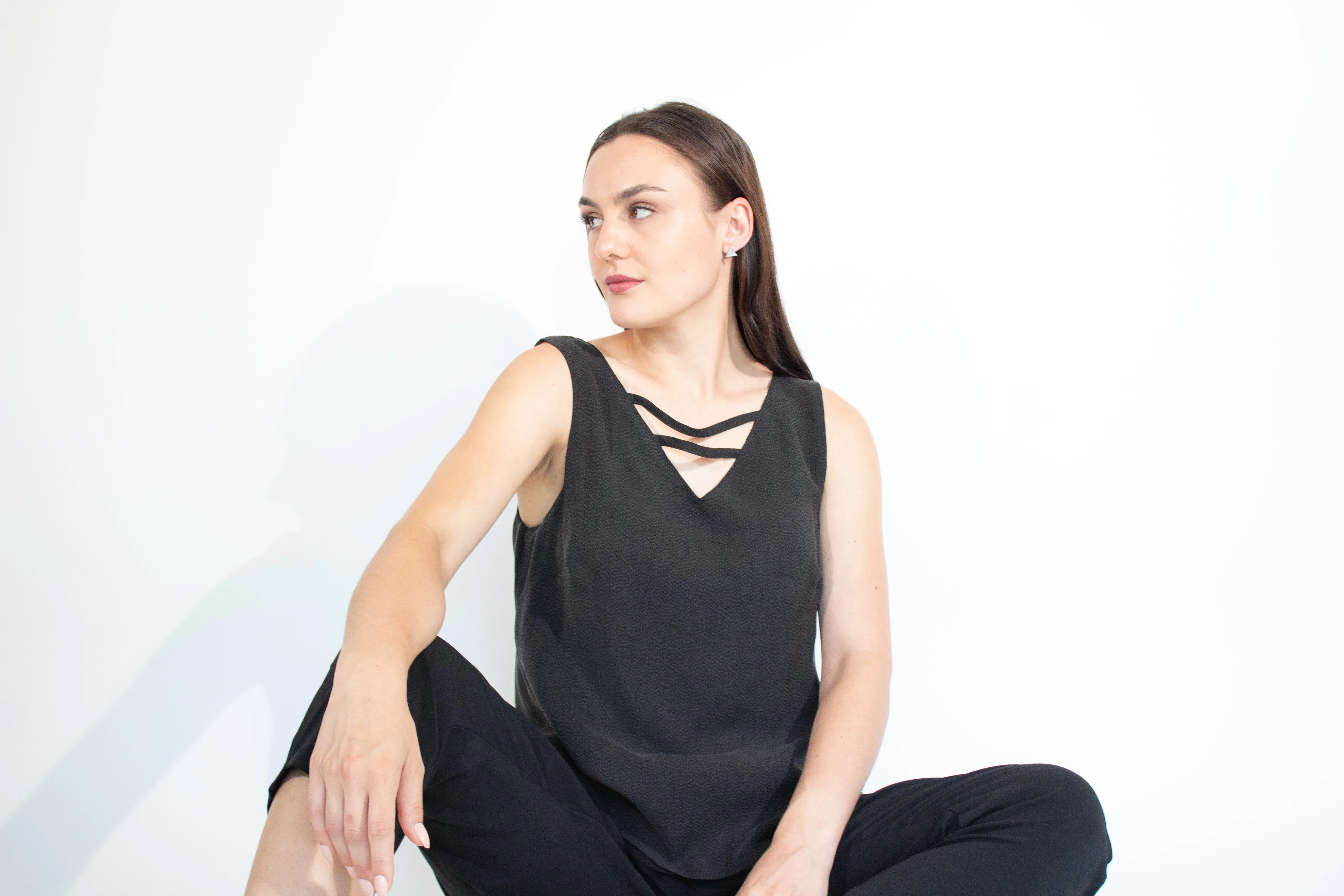 Jaclyn M Pearl Blouse - Black