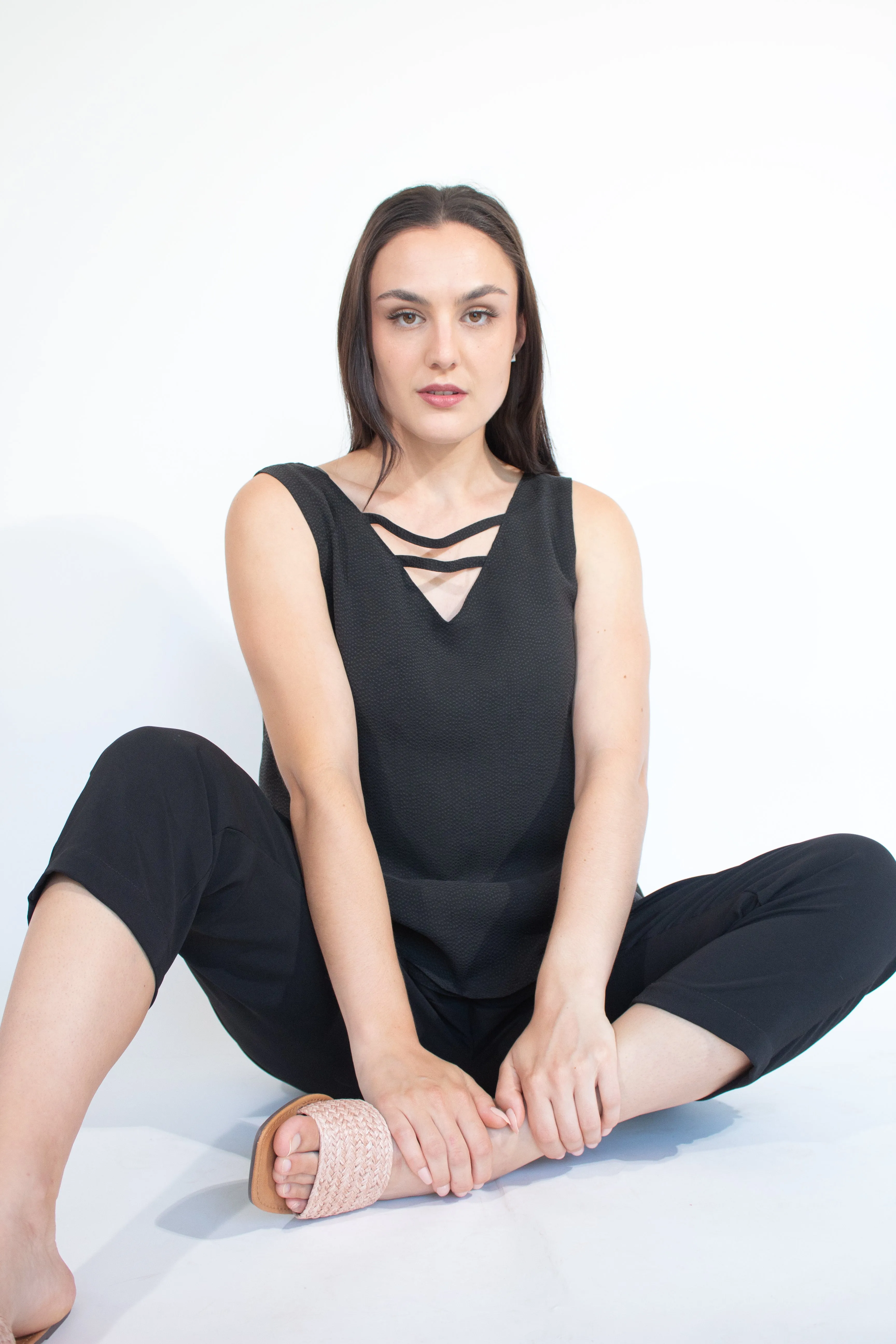 Jaclyn M Pearl Blouse - Black