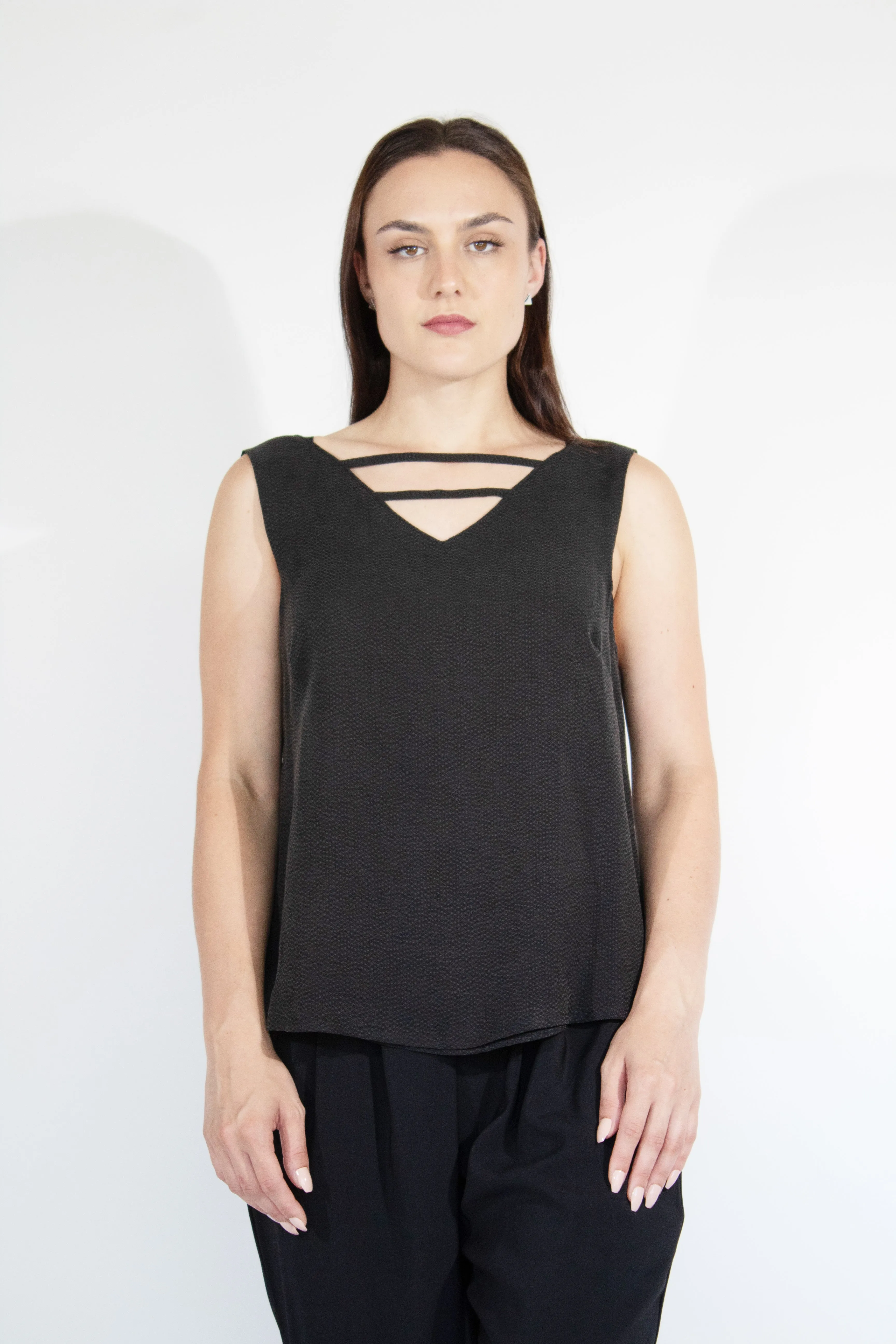 Jaclyn M Pearl Blouse - Black