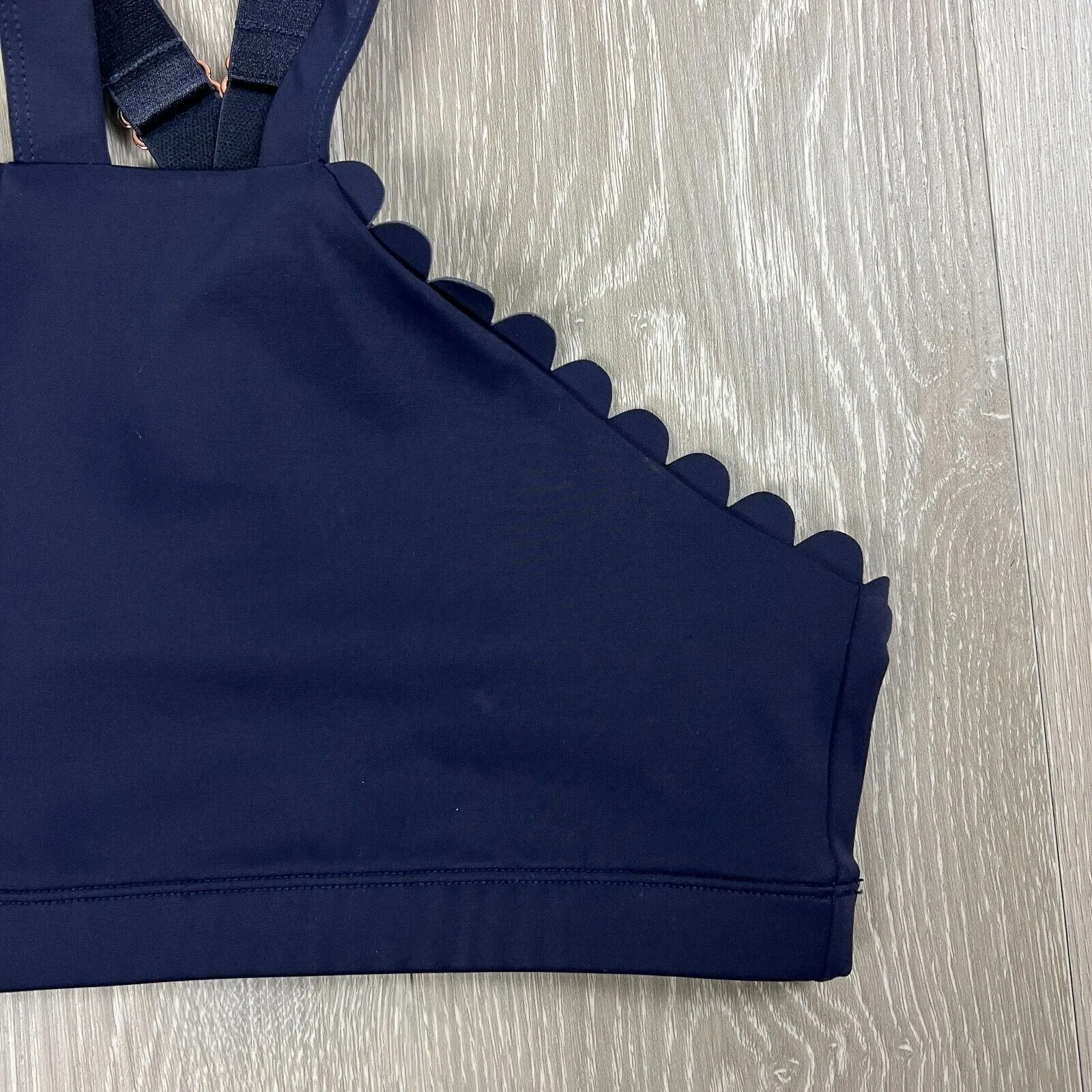 'L'URV' Women’s Navy Cross Strap Sports Bra Size Small