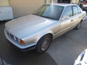 S2675 5' E34 Sedan 525i M20 AUTO 1989/02