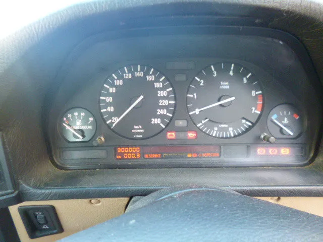 S2675 5' E34 Sedan 525i M20 AUTO 1989/02