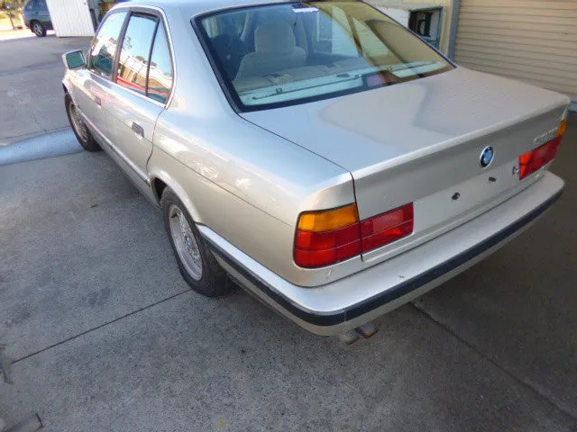 S2675 5' E34 Sedan 525i M20 AUTO 1989/02