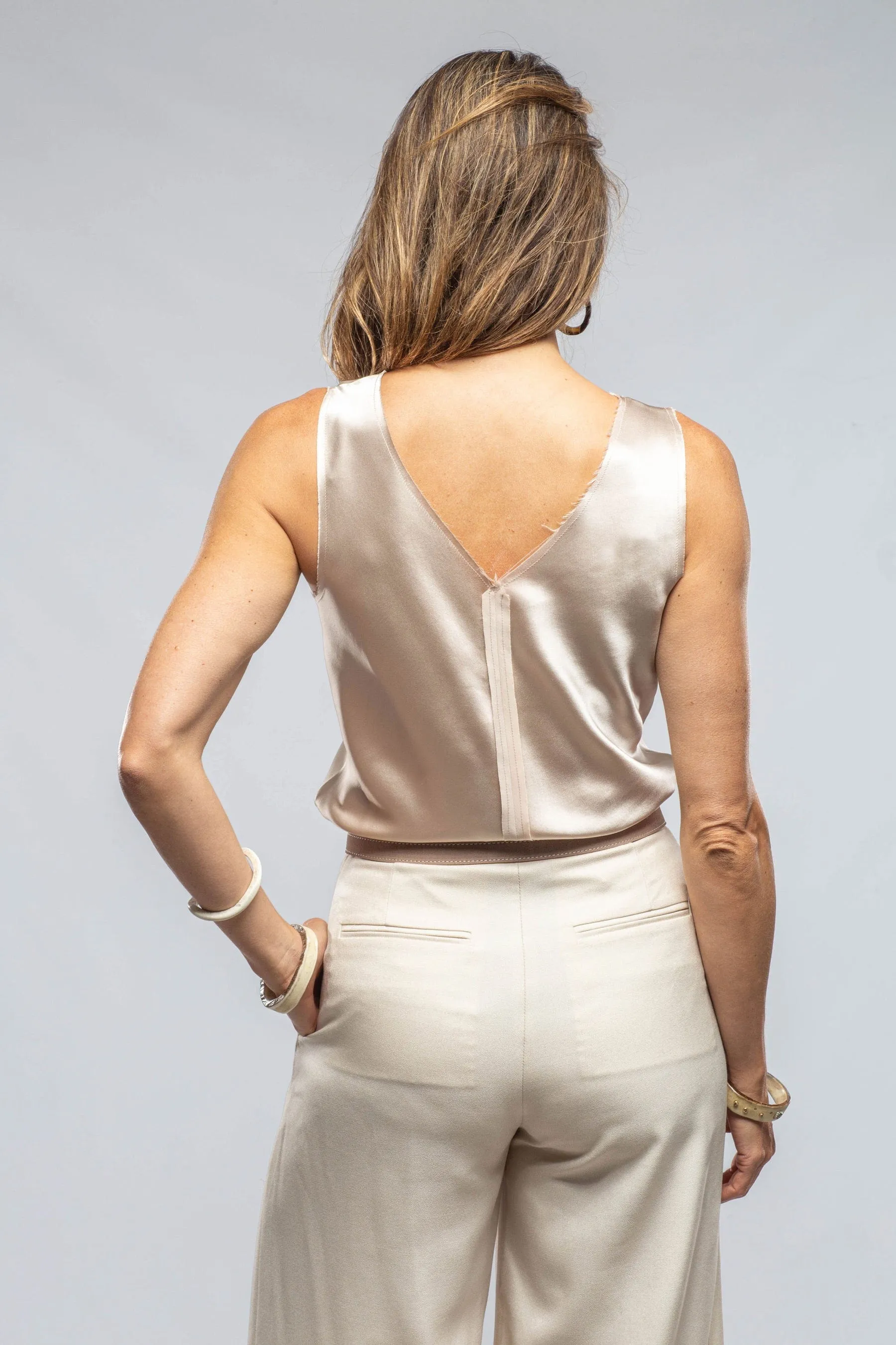Salamanca Raw Center Hem Top In Bone