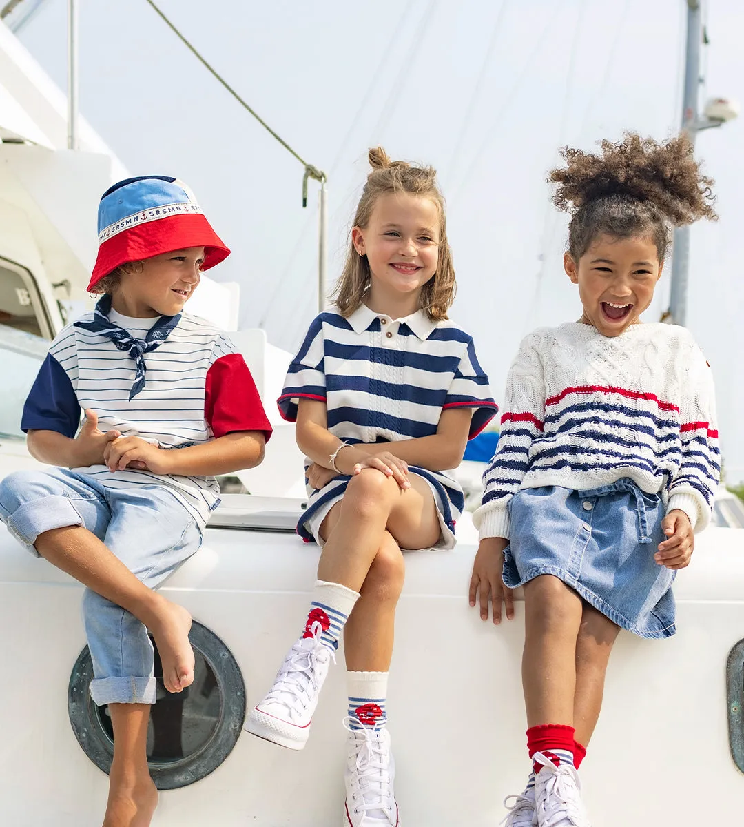T-shirt crème et bleu à rayures et illustration, enfant || Cream T-shirt with blue stripes and illustration, child