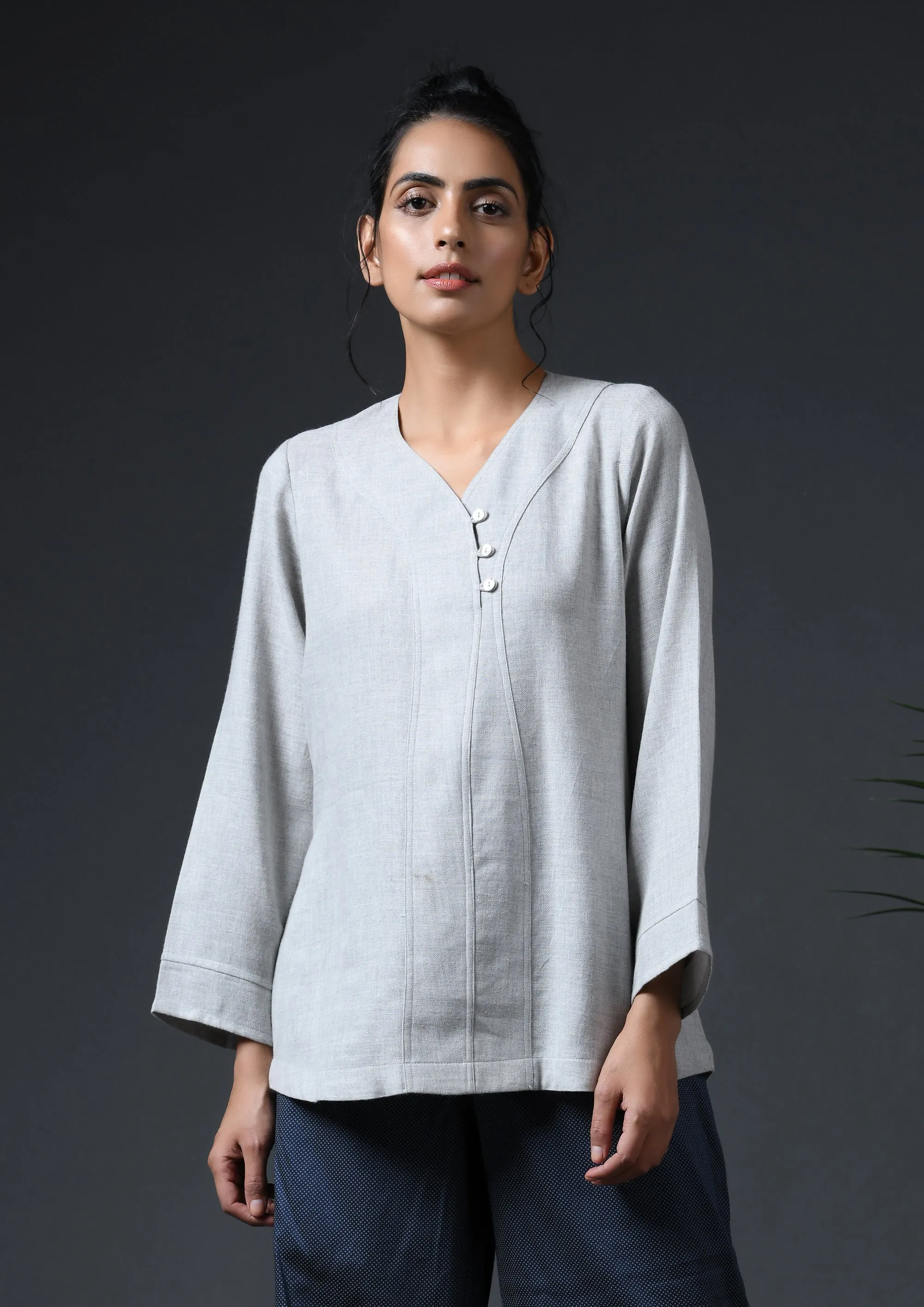 THREE BUTTON TOP- ECRU