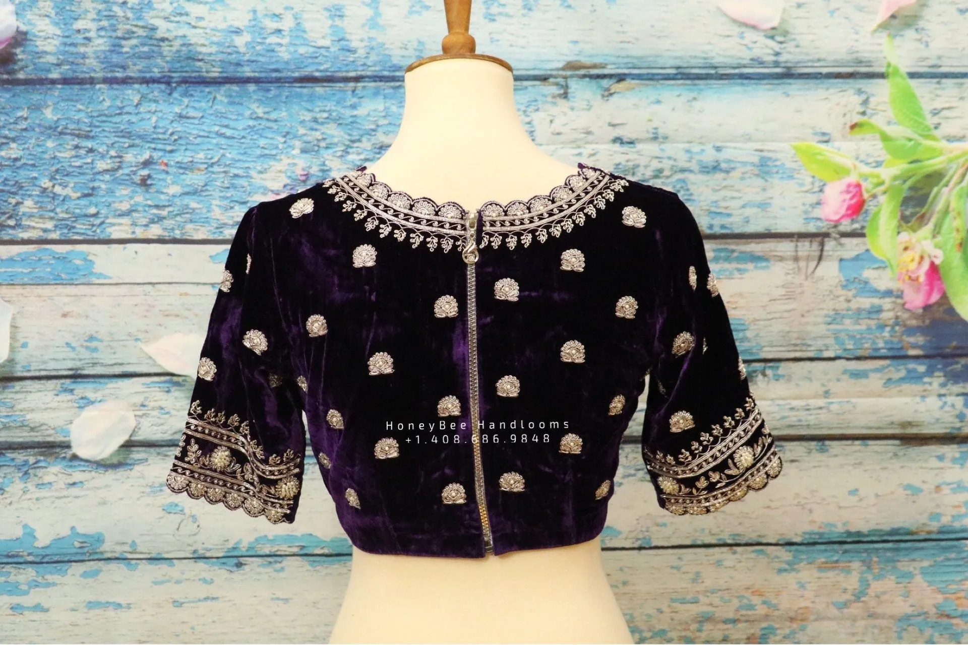 Velvet blouse indian,Latest indian blouse designs,saree blouse designs indian,saree stitched blouse,south indian blouse,designer blouse