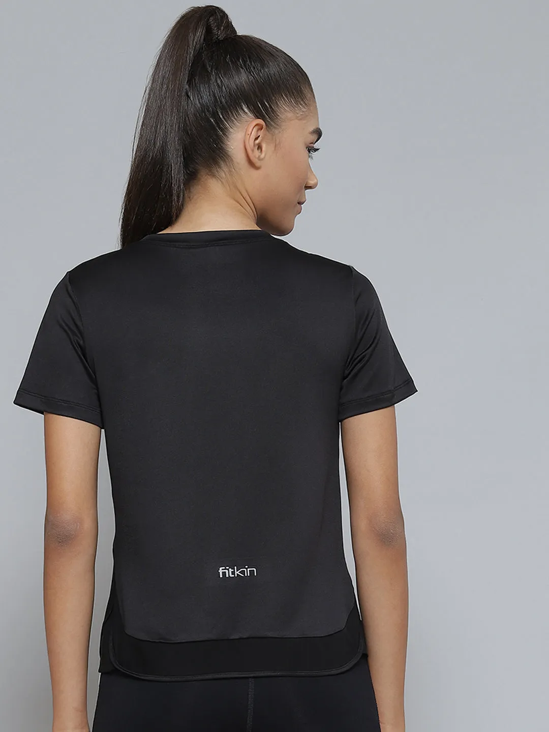 Women Black Solid Knitted Rapid-Dry T-shirt