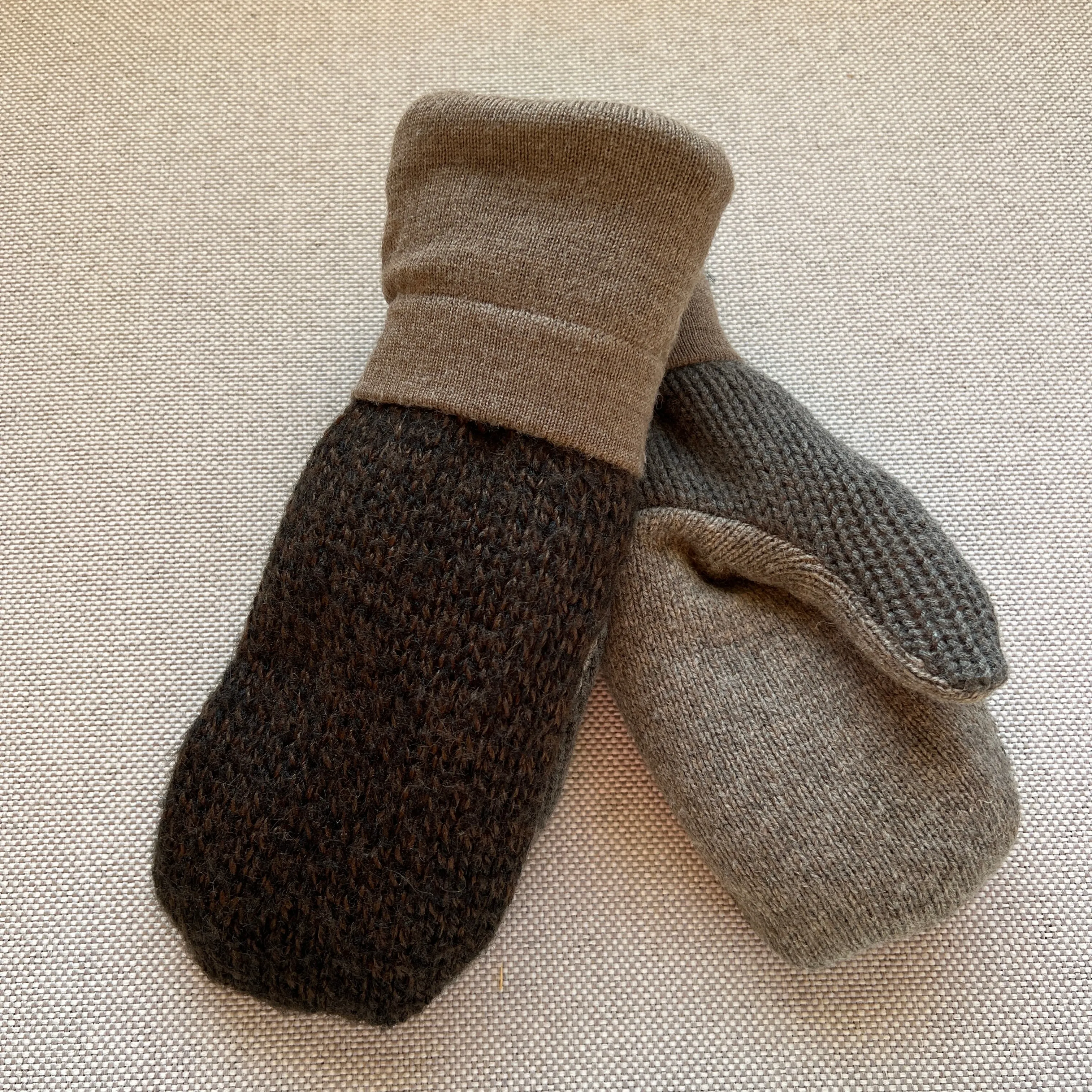 Women's Sherpa Lined Mittens - Shades of Brown - 527