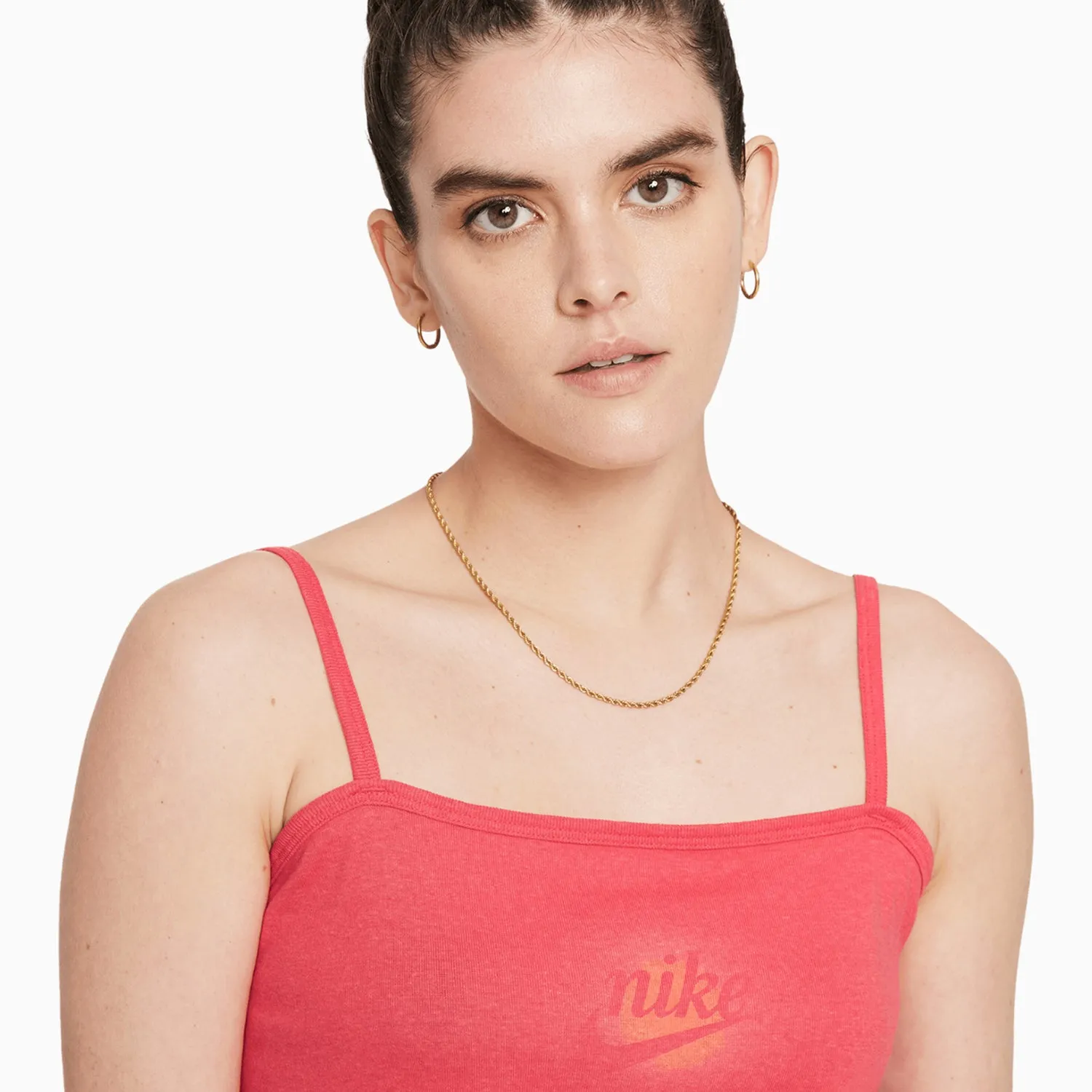 Women's Sportswear Essential Outfit
