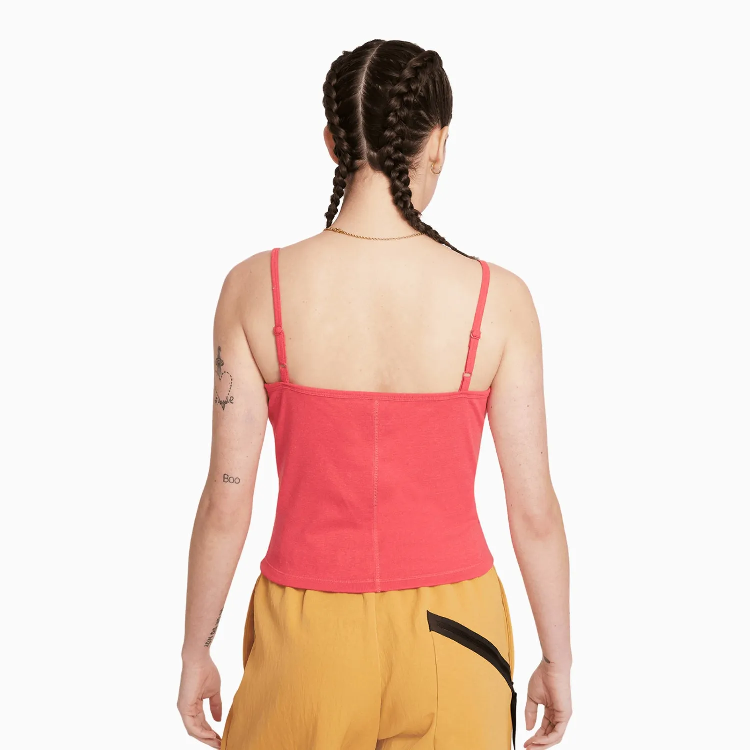 Women's Sportswear Essential Outfit